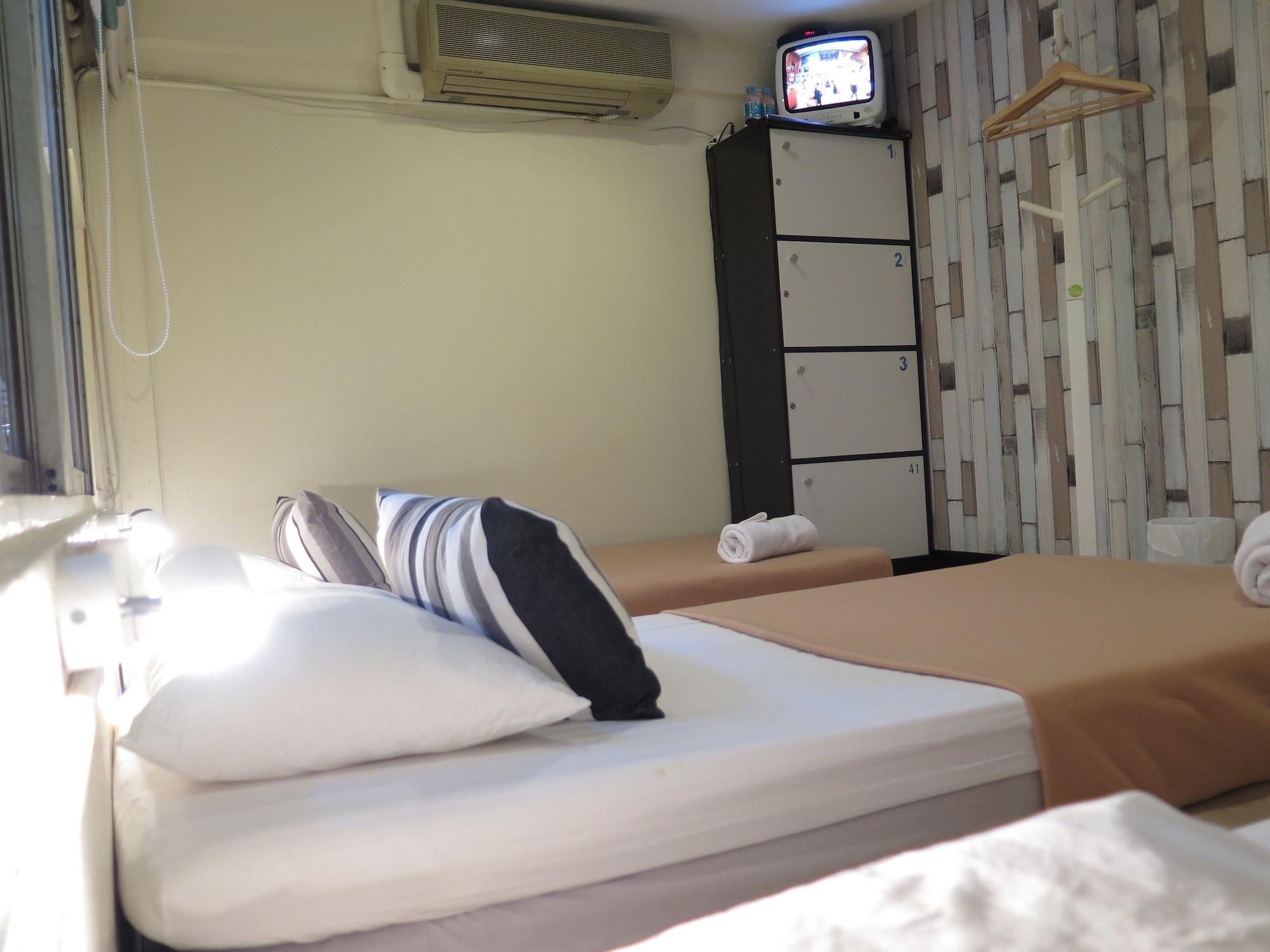 I-Sleep Silom Hostel Bangkok Dış mekan fotoğraf